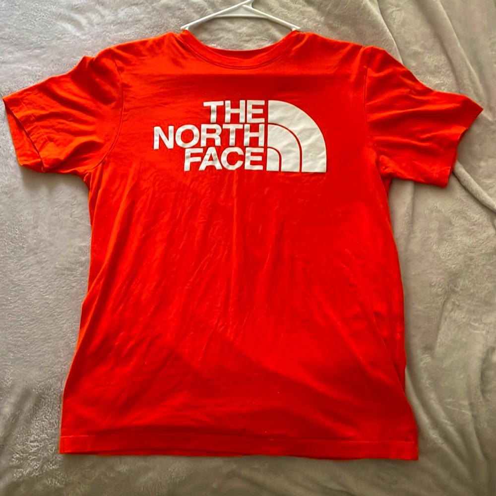 Men’s S north face shirt, runs big id say like a medium